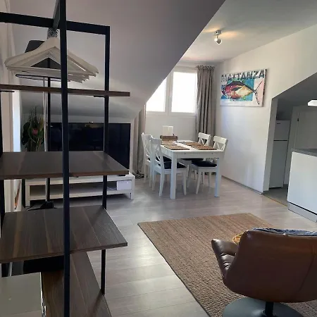 Lejlighed Klara Apartment, Old Town House, Sea View