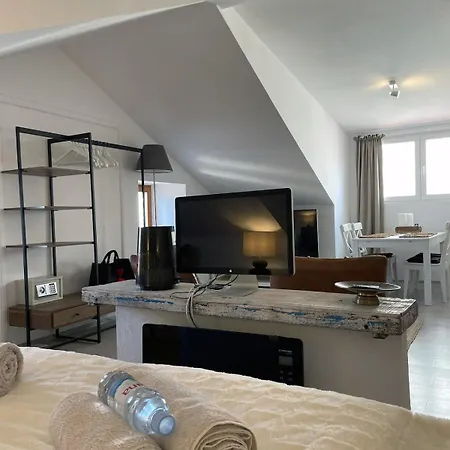 Lejlighed Klara Apartment, Old Town House, Sea View