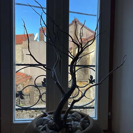 Klara Apartment, Old Town House, Sea View סטארי גראד