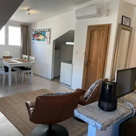 Klara Apartment, Old Town House, Sea View Lejlighed *